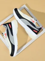 PUMA  Zod Runner V3 IDP Sneakers For Men (Green) - Image 2